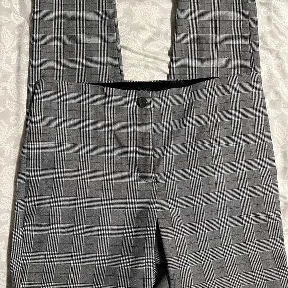 NWOT Violets & Roses Violet mid-rise slim straight trousers. 6P - Picture 2 of 7